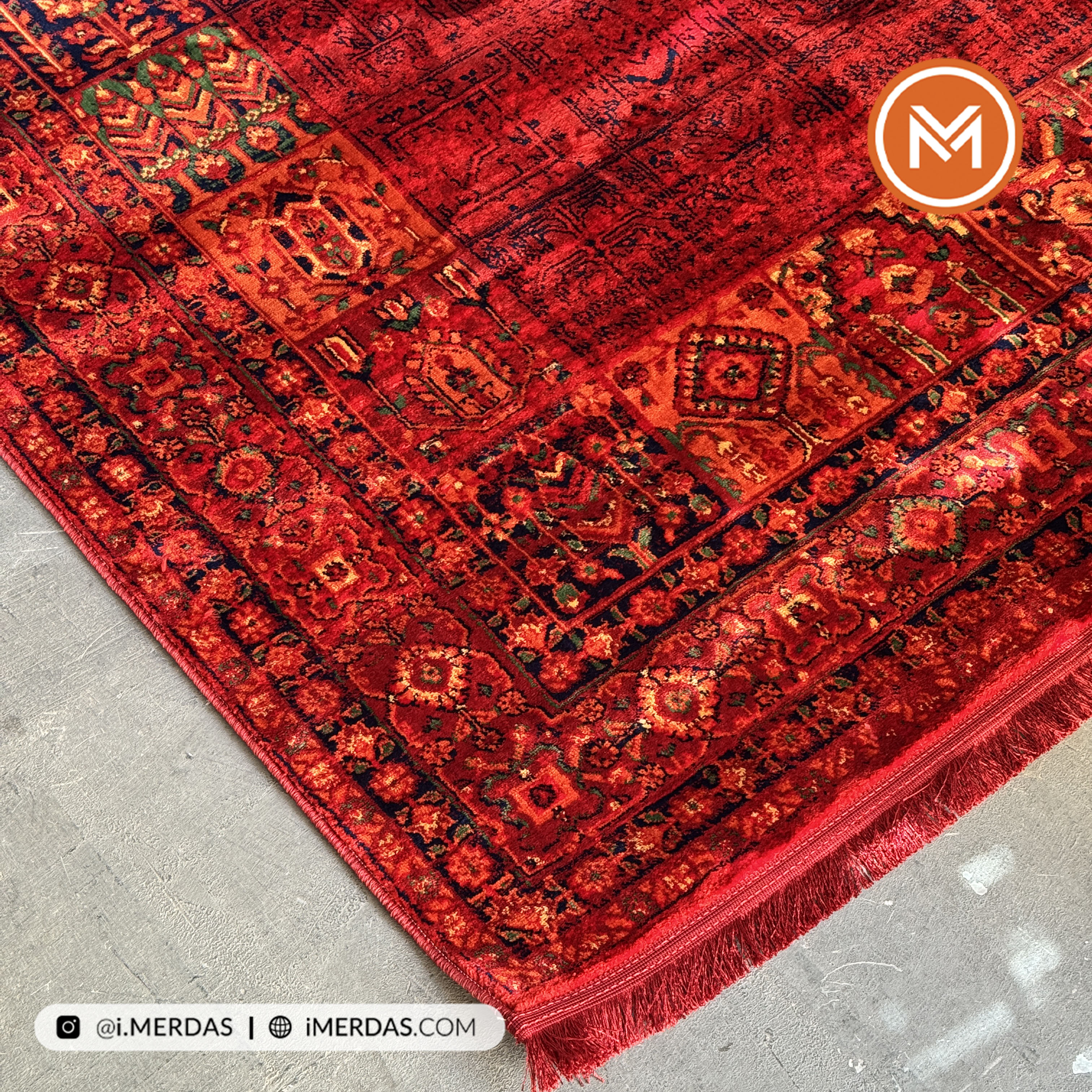 فرش گبه هرمس کد 6054 زمینه لاکی